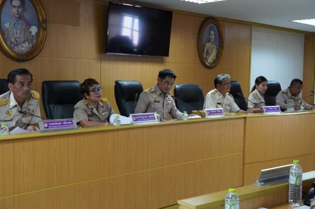 การประชุมสภาองค์การบริหารส่วนตำบลบางรักน้อย สมัยสามัญ สมัยที่ 4 ครั้งที่ 1/2566 ภาพที่ 2