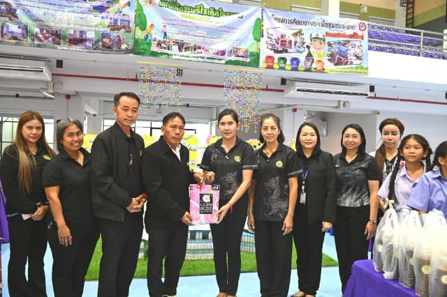 โครงการยกระดับปรับภูมิทัศน์เมืองนนทบุรีสู่เมืองน่าอยู่ "Nonthaburi Nice City" ภายใต้แผนปฏิบัติการจัดการขยะมูลฝอยชุมชน "จังหวัดสะอาด" ณ องค์การบริหารส่วนจังหวัดนนทบุรี ภาพที่ 11