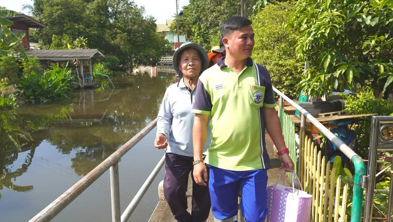 เทศบาลเมืองบางรักน้อยลงพื้นที่มอบเวชภัณฑ์และยารักษาโรคแก่ประชาชน ภาพที่ 26