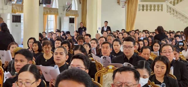 ร่วมพิธีสวดพระพุทธมนต์และเจริญจิตตภาวนาอุทิศถวายพระราชกุศลแด่ สมเด็จพระนางเจ้าสิริกิติ์ พระบรมราชินีนาถ พระบรมราชชนนีพันปีหลวง (ครั้งที่ 5) ภาพที่ 8