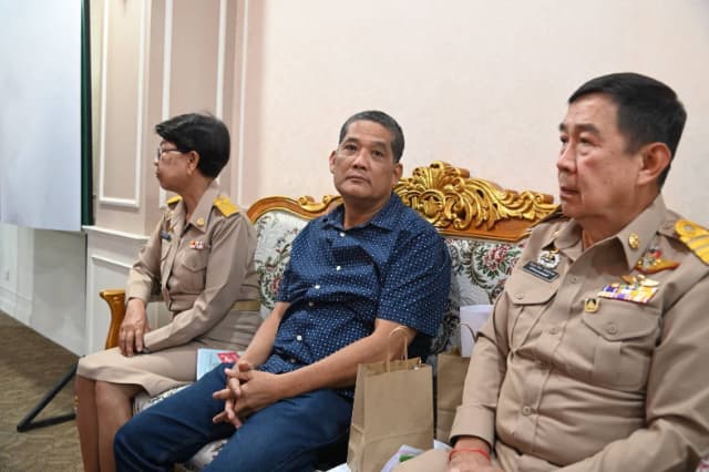 การประชุมประชาคมท้องถิ่น (ระดับชุมชน) เพื่อการจัดทำแผนพัฒนาท้องถิ่น ของเทศบาลเมืองบางรักน้อย ครั้งที่ 1/2569 หมู่ที่ 1,2,6 ภาพที่ 12