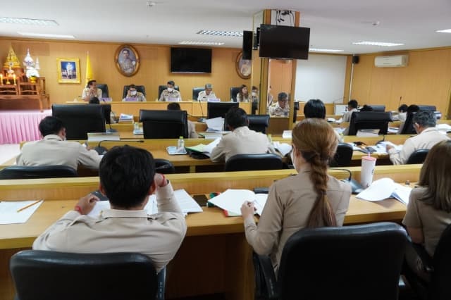การประชุมสภาองค์การบริหารส่วนตำบลบางรักน้อย สมัยสามัญ สมัยที่ 1 ครั้งที่ 1/2567 ภาพที่ 10