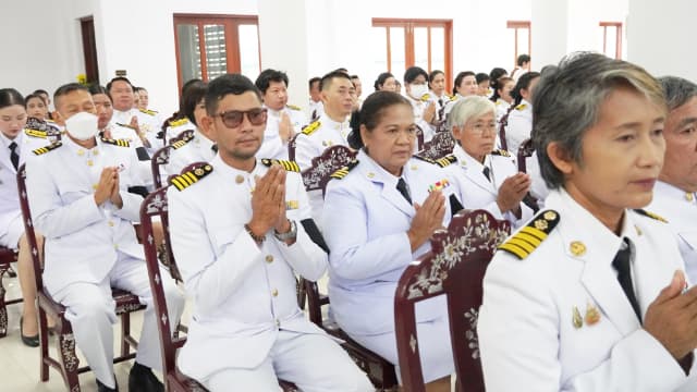 พิธีถวายน้ำสรงพระศพเบื้องหน้าพระฉายาลักษณ์ สมเด็จพระนางเจ้าสิริกิติ์ พระบรมราชินีนาถ พระบรมราชชนนีพันปีหลวง ภาพที่ 12