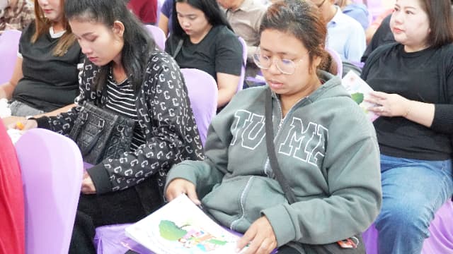 โครงการ"เริ่มต้นที่พ่อแม่ หยุดให้จอเลี้ยงลูก" ศูนย์พัฒนาเด็กเล็กป่าไม้อุทิศ๙ ภาพที่ 32