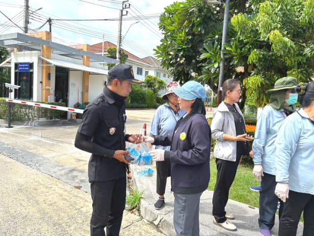 โครงการ"รณรงค์ป้องกันโรคไข้เลือดออก" ณ โรงพยาบาลส่งเสริมสุขภาพตำบลบางรักน้อย หมู่ 6 ภาพที่ 7