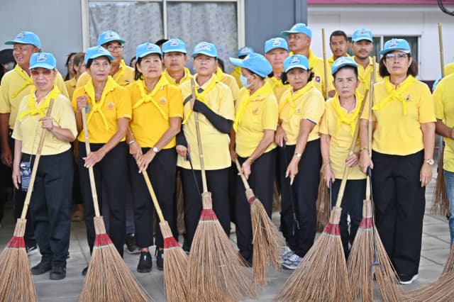 กิจกรรมจิตอาสาบำเพ็ญประโยชน์ เนื่องในวันเฉลิมพระเกียรติพระบาทสมเด็จพระเจ้าอยู่หัว เนื่องในโอกาสวันเฉลิมพระชนมพรรษา 28 กรกฎาคม 2568 ภาพที่ 35