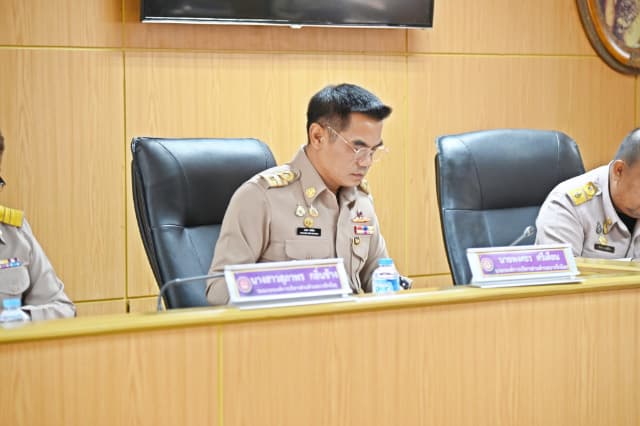 ประชุมสภาองค์การบริหารส่วนตำบลบางรักน้อย สมัยสามัญ สมัยที่ 3 ครั้งที่ 3/2568 ภาพที่ 18