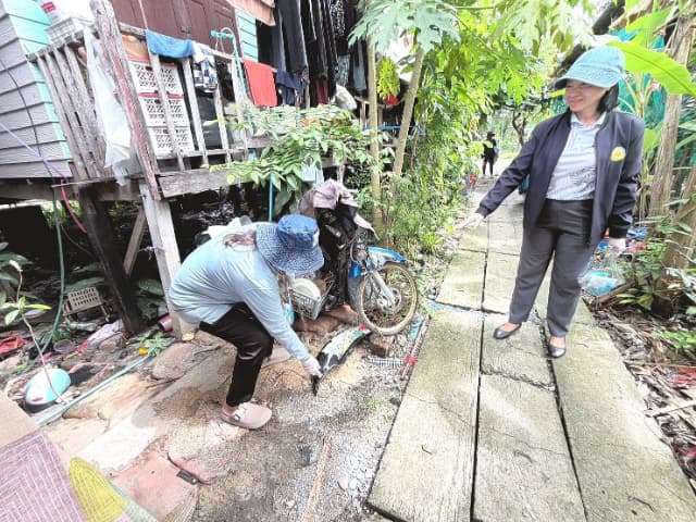 โครงการ"รณรงค์ป้องกันโรคไข้เลือดออก" ณ โรงพยาบาลส่งเสริมสุขภาพตำบลบางรักน้อย หมู่ 6 ภาพที่ 51