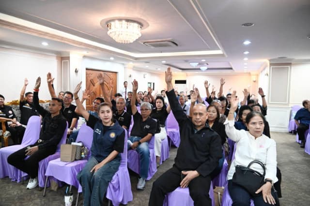 การประชุมประชาคมท้องถิ่น (ระดับชุมชน) เพื่อการจัดทำแผนพัฒนาท้องถิ่น ของเทศบาลเมืองบางรักน้อย ครั้งที่ 3/2569 หมู่ที่ 4,5 ภาพที่ 13