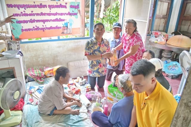 มอบเครื่องอุปโภคบริโภคและผ้าอ้อมผู้ใหญ่ ให้กับผู้ป่วยติดเตียง ในตำบลบางรักน้อย ภาพที่ 14