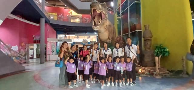 กิจกรรมทัศนศึกษาเพื่อพัฒนาคุณภาพผู้เรียน ภายใต้โครงการเงินอุดหนุนสำหรับสนับสนุนค่าใช้จ่ายในการจัดการศึกษาสำหรับศูนย์พัฒนาเด็กเล็ก (ศพด.) ภาพที่ 32