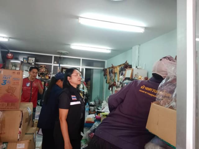 ลงพื้นที่ตรวจสถานประกอบการเพื่อเฝ้าระวังและสร้างความปลอดภัยแก่ประชาชน ภาพที่ 7
