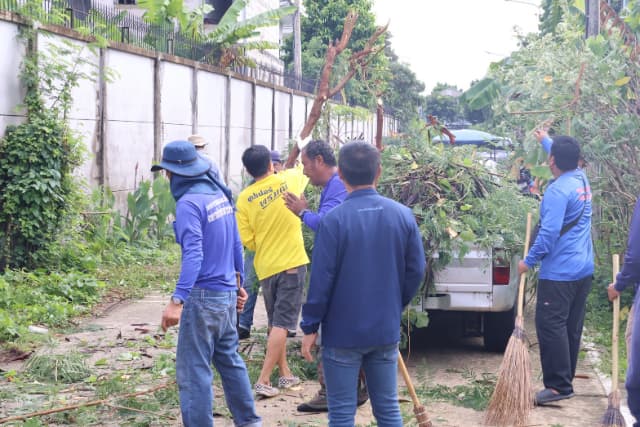 โครงการรณรงค์ส่งเสริมเพื่อรักษาสภาพแวดล้อมภายในตำบล ปรับปรุงภูมิทัศน์ บริเวณถนนซอยอนามัย - ศาลปู่ขุน หมู่ที่6 ภาพที่ 10