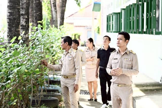 มอบต้นกล้าให้เด็กนักเรียนร่วมสร้างพื้นที่สีเขียว ภาพที่ 6