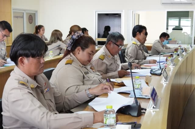 การประชุมสภาองค์การบริหารส่วนตำบลบางรักน้อย สมัยสามัญ สมัยที่ 1 ครั้งที่ 1/2567 ภาพที่ 9
