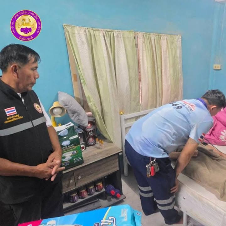 เทศบาลเมืองบางรักน้อยลงพื้นที่มอบผ้าอ้อมผู้ใหญ่แก่ประชาชน ภาพที่ 2