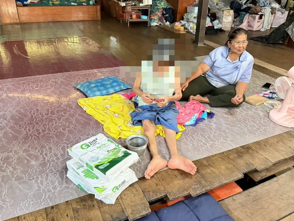 เทศบาลเมืองบางรักน้อยลงพื้นที่มอบเวชภัณฑ์และยารักษาโรคแก่ประชาชน ภาพที่ 28