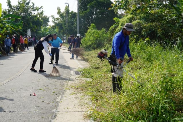 โครงการรณรงค์ส่งเสริมเพื่อรักษาสภาพแวดล้อมภายในตำบล บริเวณซอยแผ่นดินธรรม แผ่นดินทอง ภาพที่ 6