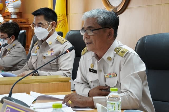 การประชุมสภาองค์การบริหารส่วนตำบลบางรักน้อย สมัยสามัญ สมัยที่ 1 ครั้งที่ 1/2567 ภาพที่ 6
