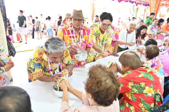 โครงการจัดงานสืบสานประเพณีสงกรานต์ วันครอบครัว และวันผู้สูงอายุ ประจำปี 2568 ภาพที่ 6