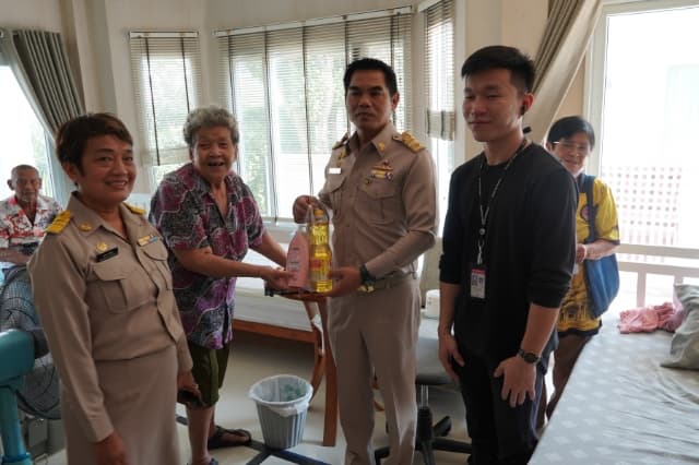 กิจกรรมสนับสนุนผ้าอ้อมผู้ใหญ่ ประจำปี 2567 ในตำบลบางรักน้อย ภาพที่ 2