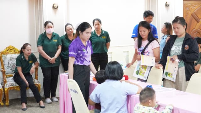 โครงการ"เริ่มต้นที่พ่อแม่ หยุดให้จอเลี้ยงลูก" ศูนย์พัฒนาเด็กเล็กวัดบางรักน้อย ภาพที่ 41
