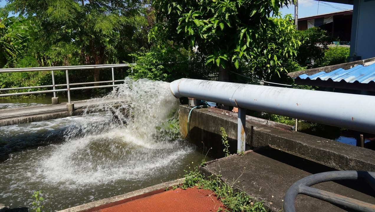 เทศบาลเมืองบางรักน้อยลงพื้นที่ตรวจสอบระบบระบายน้ำ ป้องกันและเตรียมความพร้อมรับสถานการณ์น้ำท่วม ภาพที่ 16