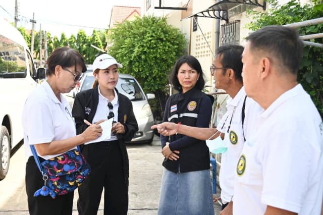 ลงพื้นที่ให้การช่วยเหลือครัวเรือนเปราะบางในเขตพื้นที่เทศบาลเมืองบางรักน้อย ภาพที่ 23