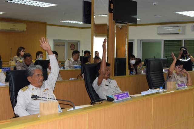 การประชุมสภาองค์การบริหารส่วนตำบลบางรักน้อย สมัยสามัญ สมัยที่ 3 ครั้งที่ 2 ประจำปี พ.ศ.2567 ภาพที่ 7
