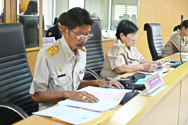ประชุมสภาองค์การบริหารส่วนตำบลบางรักน้อย สมัยสามัญ สมัยที่ 3 ครั้งที่ 3/2568 ภาพที่ 19