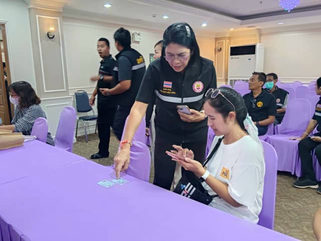 กระทรวงการพัฒนาสังคมและความมั่งคงของมนุษย์ (พม.)ลงพื้นที่สอบข้อเท็จจริง และให้ความช่วยเหลือผู้ประสบปัญหาทางสังคมในตำบลบางรักน้อย ภาพที่ 15