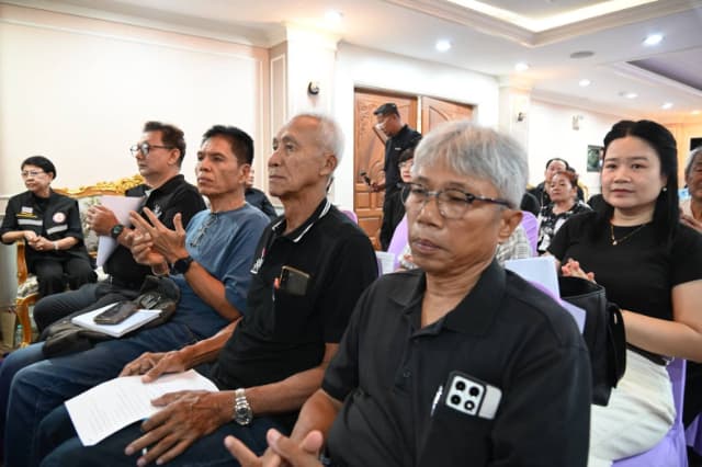 การประชุมประชาคมท้องถิ่น (ระดับชุมชน) เพื่อการจัดทำแผนพัฒนาท้องถิ่น ของเทศบาลเมืองบางรักน้อย ครั้งที่ 3/2569 หมู่ที่ 4,5 ภาพที่ 6