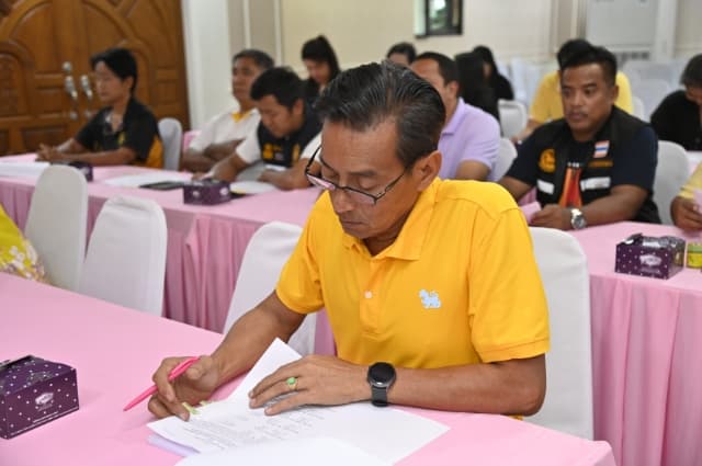 ประชุมการจัดงานสืบสานประเพณีวันสงกรานต์ วันครอบครัวและวันผู้สูงอายุ ภาพที่ 3