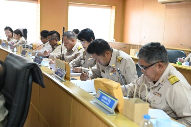 การประชุมสภาองค์การบริหารส่วนตำบลบางรักน้อย สมัยสามัญ สมัยที่ 3 ครั้งที่ 2 ประจำปี พ.ศ.2567 ภาพที่ 6