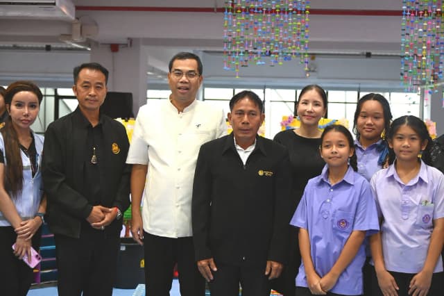 โครงการยกระดับปรับภูมิทัศน์เมืองนนทบุรีสู่เมืองน่าอยู่ "Nonthaburi Nice City" ภายใต้แผนปฏิบัติการจัดการขยะมูลฝอยชุมชน "จังหวัดสะอาด" ณ องค์การบริหารส่วนจังหวัดนนทบุรี ภาพที่ 9