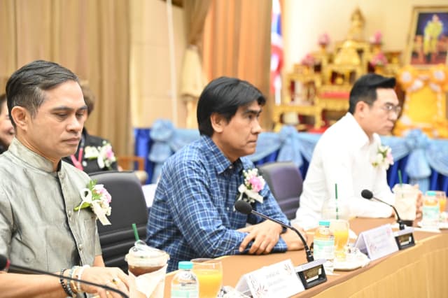 "เปลี่ยนการร้องเรียนให้เป็นเรื่องง่าย เพื่อการแก้ไขปัญหาที่ตรงจุดและไวทันใจพี่น้องประชาชน" 🤝📝 ภาพที่ 2
