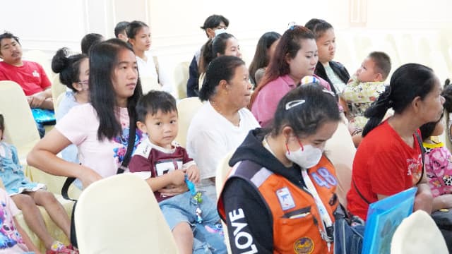 โครงการ"เริ่มต้นที่พ่อแม่ หยุดให้จอเลี้ยงลูก" ศูนย์พัฒนาเด็กเล็กวัดบางรักน้อย ภาพที่ 12