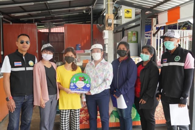 มอบป้าย Clean Food Good Taste ให้ร้านอาหาร-แผงลอยที่ผ่านเกณฑ์มาตรฐาน ภาพที่ 3