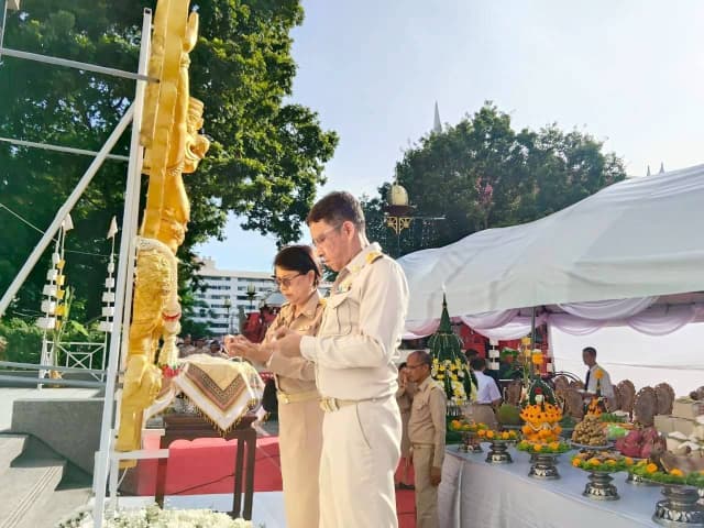 เข้าร่วมพิธีบวงสรวง-เบิกเนตร อัญเชิญองค์ครุฑประดิษฐาน ณ ที่ว่าการอำเภอเมืองนนทบุรีหลังใหม่ ภาพที่ 12