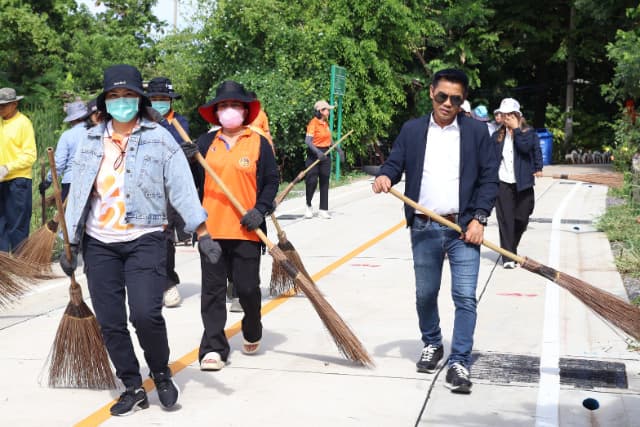โครงการรณรงค์ส่งเสริมเพื่อรักษาสภาพแวดล้อมภายในตำบล ภาพที่ 31