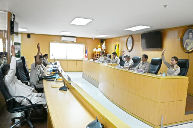 การประชุมสภาองค์การบริหารส่วนตำบลบางรักน้อย สมัยสามัญ สมัยที่ 3 ครั้งที่ 1/2568 ภาพที่ 14