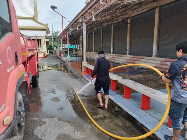 กิจกรรมทำความสะอาดวัดบางรักน้อย ภาพที่ 1