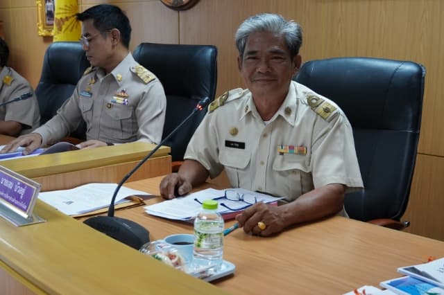 การประชุมสภาองค์การบริหารส่วนตำบลบางรักน้อย สมัยสามัญ สมัยที่ 4 ครั้งที่ 1/2566 ภาพที่ 5