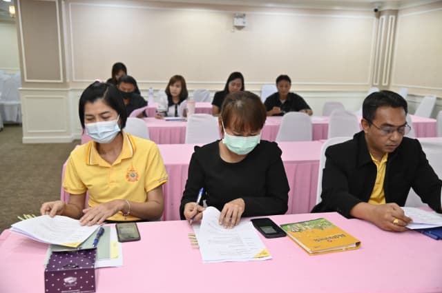 ประชุมการจัดงานสืบสานประเพณีวันสงกรานต์ วันครอบครัวและวันผู้สูงอายุ ภาพที่ 5