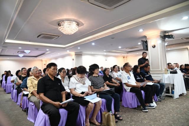 การประชุมประชาคมท้องถิ่น (ระดับชุมชน) เพื่อการจัดทำแผนพัฒนาท้องถิ่น ของเทศบาลเมืองบางรักน้อย ครั้งที่ 2/2569 หมู่ที่ 3 ภาพที่ 8