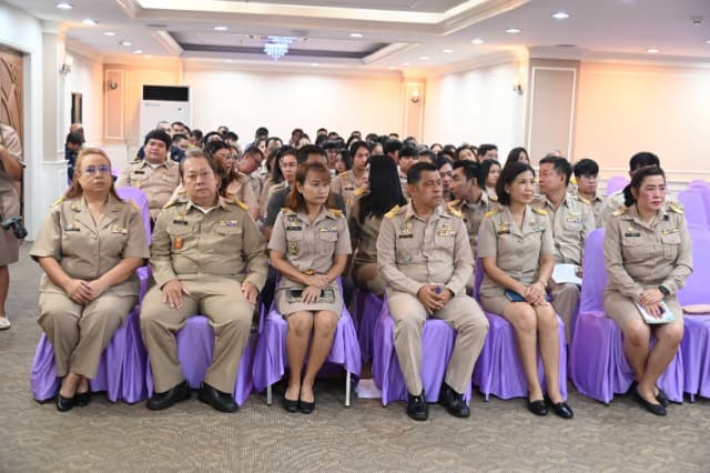 การประชุมมอบนโยบายแก่พนักงาน ภาพที่ 19