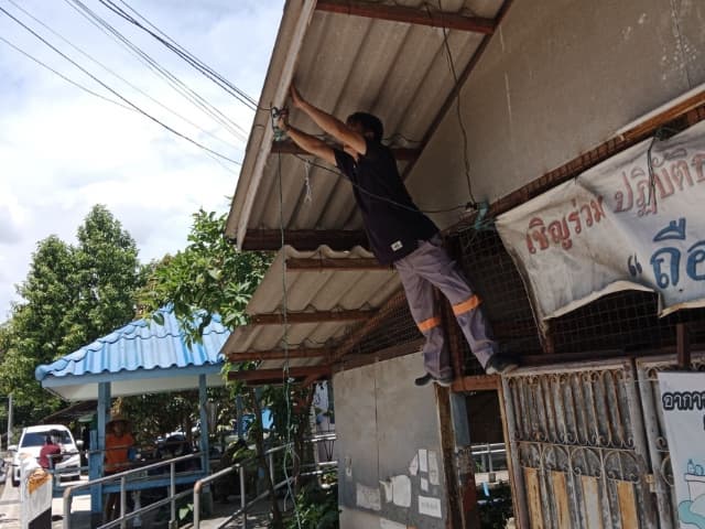 งานป้องกันและบรรเทาสาธารณภัย ตรวจสอบและแก้ไขเบื้องต้นเนื่องจากรถบรรทุกขนาดใหญ่ได้เกี่ยวสายไฟฟ้าขาด ภาพที่ 4