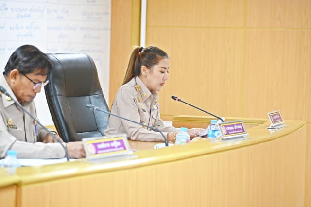 ประชุมสภาองค์การบริหารส่วนตำบลบางรักน้อย สมัยสามัญ สมัยที่ 3 ครั้งที่ 3/2568 ภาพที่ 13