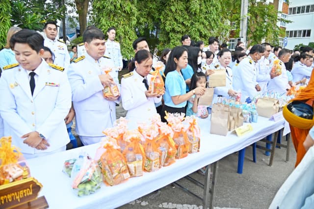เข้าร่วมพิธีเจริญพระพุทธมนต์และทำบุญตักบาตรถวายพระราชกุศล เนื่องในโอกาสพระชนมพรรษาสมเด็จพระนางเจ้าสิริกิตติ์ พระบรมราชินีนาถ พระบรมราชชนนีพันปีหลวง วันแม่แห่งชาติ 12 สิงหาคม 2568 ภาพที่ 6