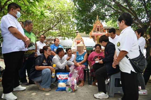 ลงพื้นที่ให้การช่วยเหลือครัวเรือนเปราะบางในเขตพื้นที่เทศบาลเมืองบางรักน้อย ภาพที่ 9